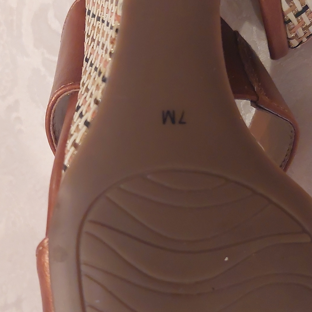 Sandles - Picture 3 of 3